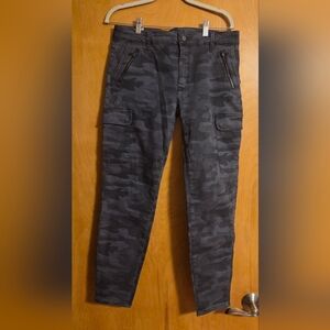 Mavi Women's Black Camouflage Straight Leg Pants